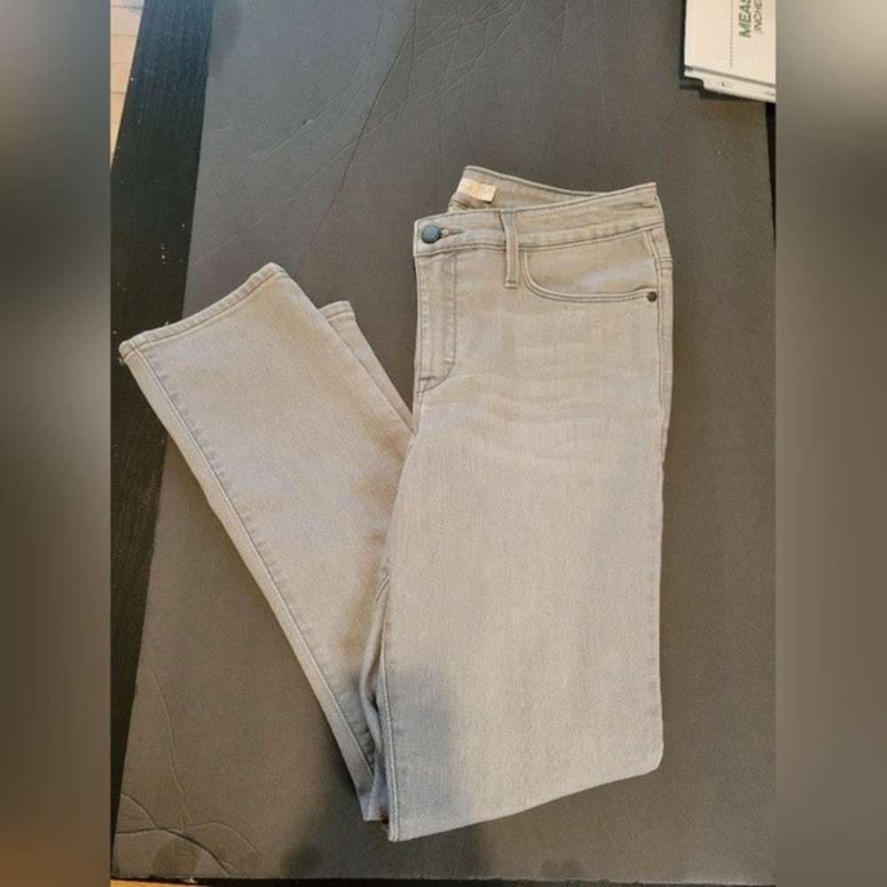 Athleta Straight-Leg Jeans in Light Gray